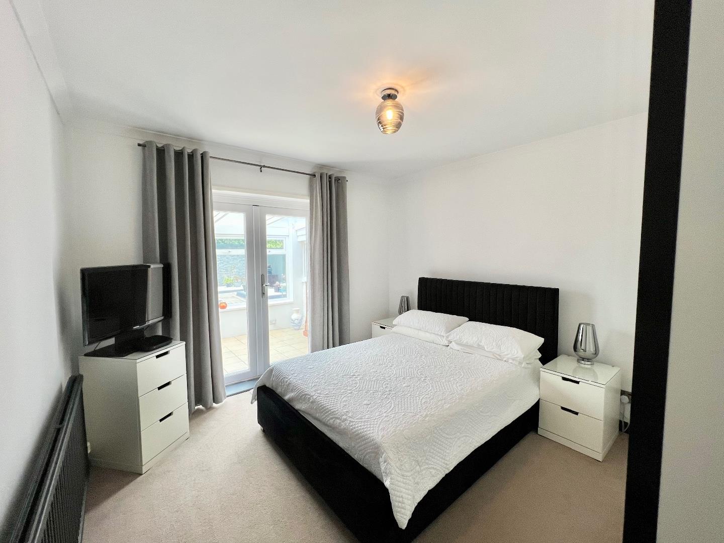 West End Avenue, Porthcawl, Bridgend County Borough, CF36 3NH